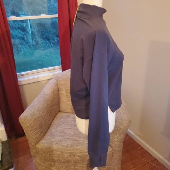 NWT. All In Motion. Dark Blue Cropped Oversize Active Sweater XS - Picture 5 of 7